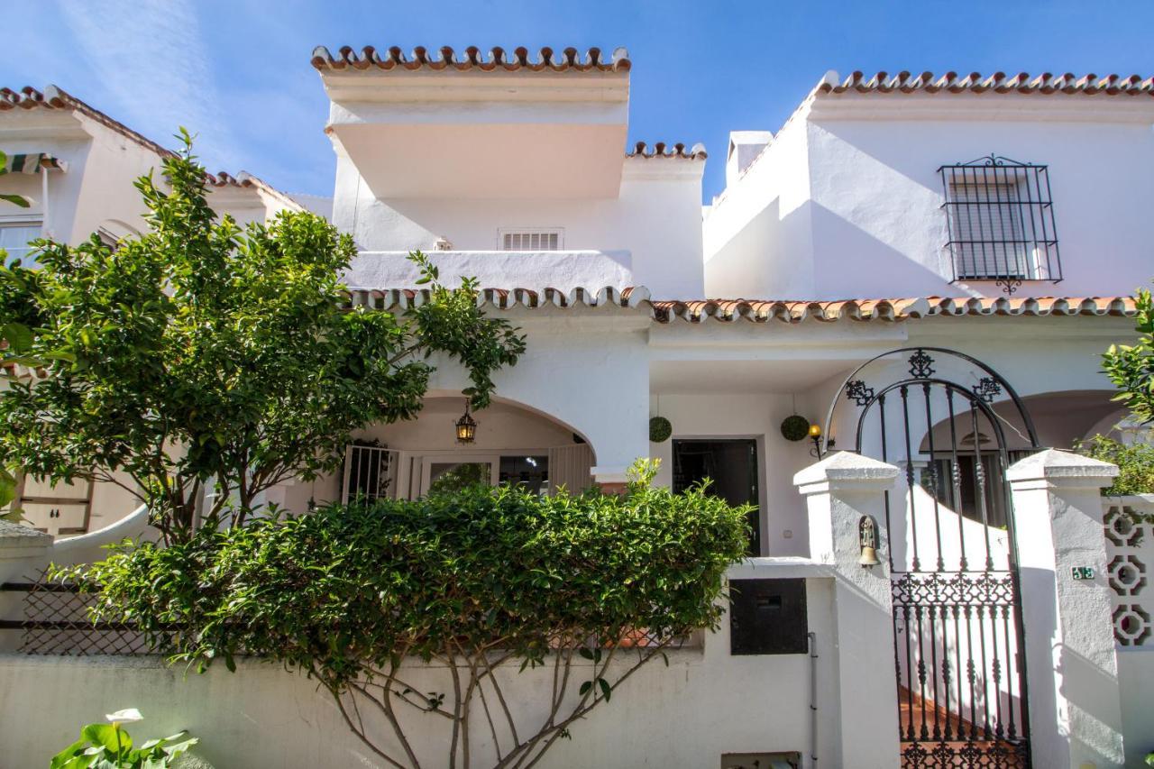 A Cozy And Elegant Townhouse Across The Beach Torre de Benagalbon Extérieur photo