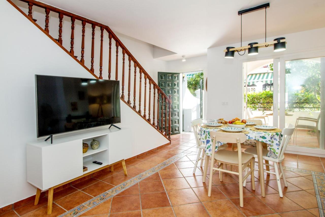 A Cozy And Elegant Townhouse Across The Beach Torre de Benagalbon Extérieur photo